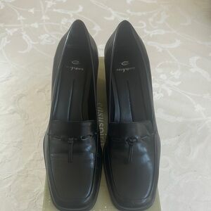 Brand New Easy Spirit Women's Black Leather Loafers